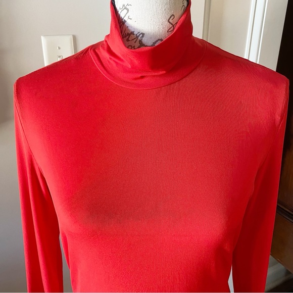 ST. JOHN Lightweight Nylon Spandex Red Mock Turtleneck Size Medium - Picture 4 of 8
